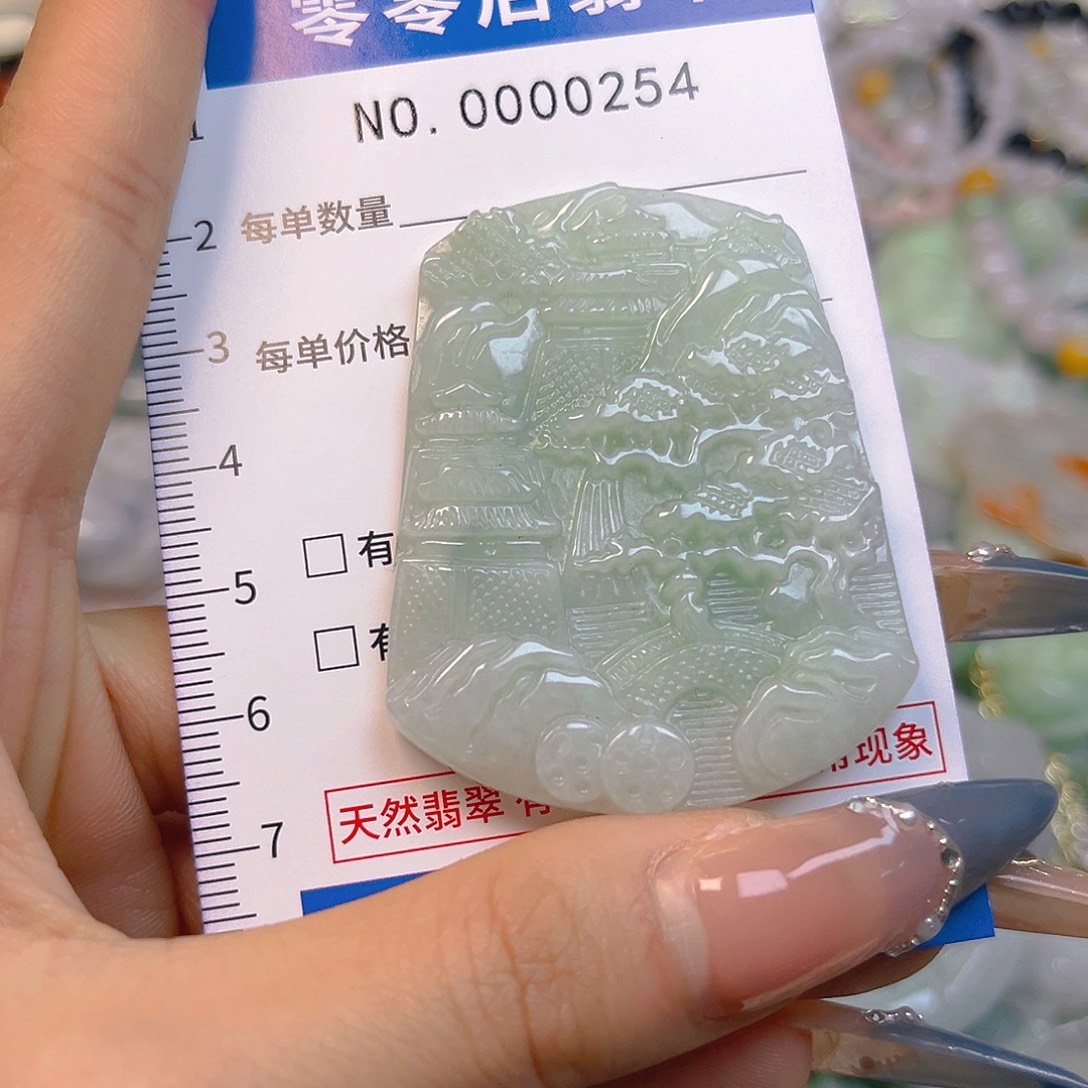 翡翠未镶嵌颈饰hhh