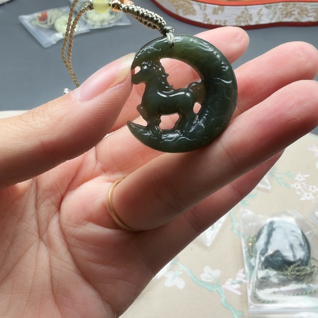 和田玉未镶嵌颈饰5