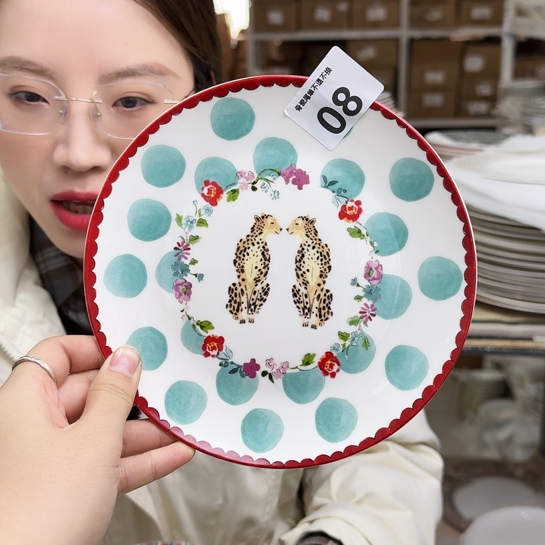 骨瓷19cm一个平盘瑕疵品不忒不还(39米包邮)