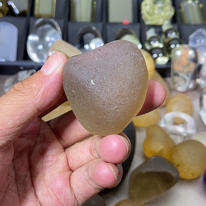 未镶嵌水晶大型摆件（非配饰）罐****子水晶原石