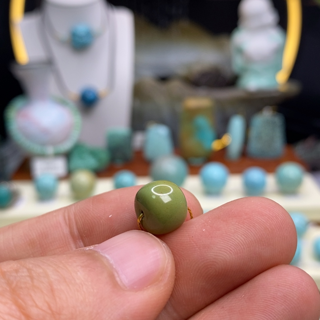 绿松石未镶嵌珠宝奇石