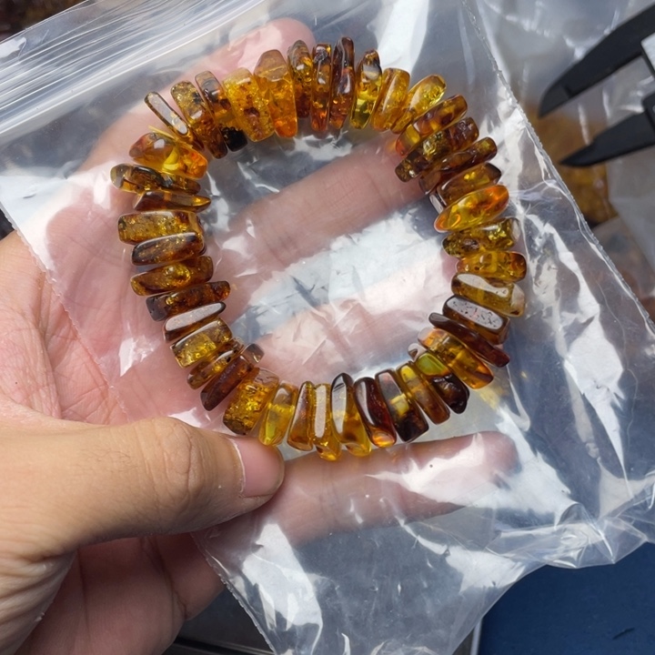 未镶嵌琥珀珠宝奇石