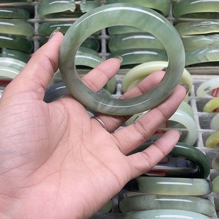 蛇纹石玉未镶嵌手镯378