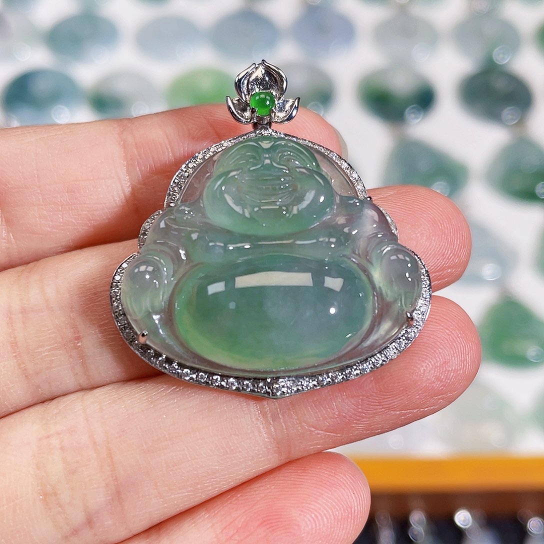 颈饰18K金镶嵌翡翠吊坠