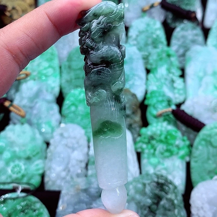 天然A货翡翠盘龙玉笔