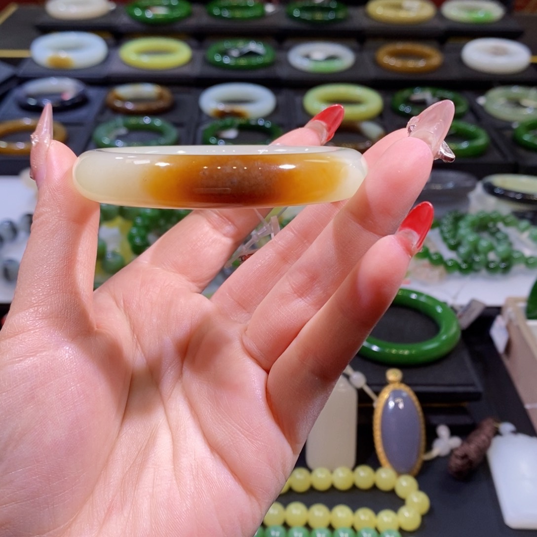 和田玉（糖玉）手镯未镶嵌