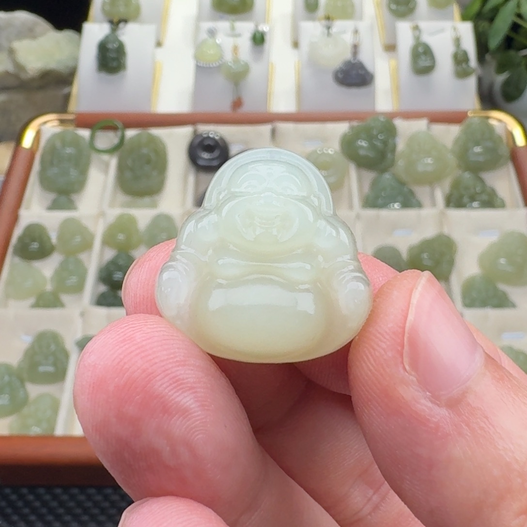 颈饰未镶嵌和田玉