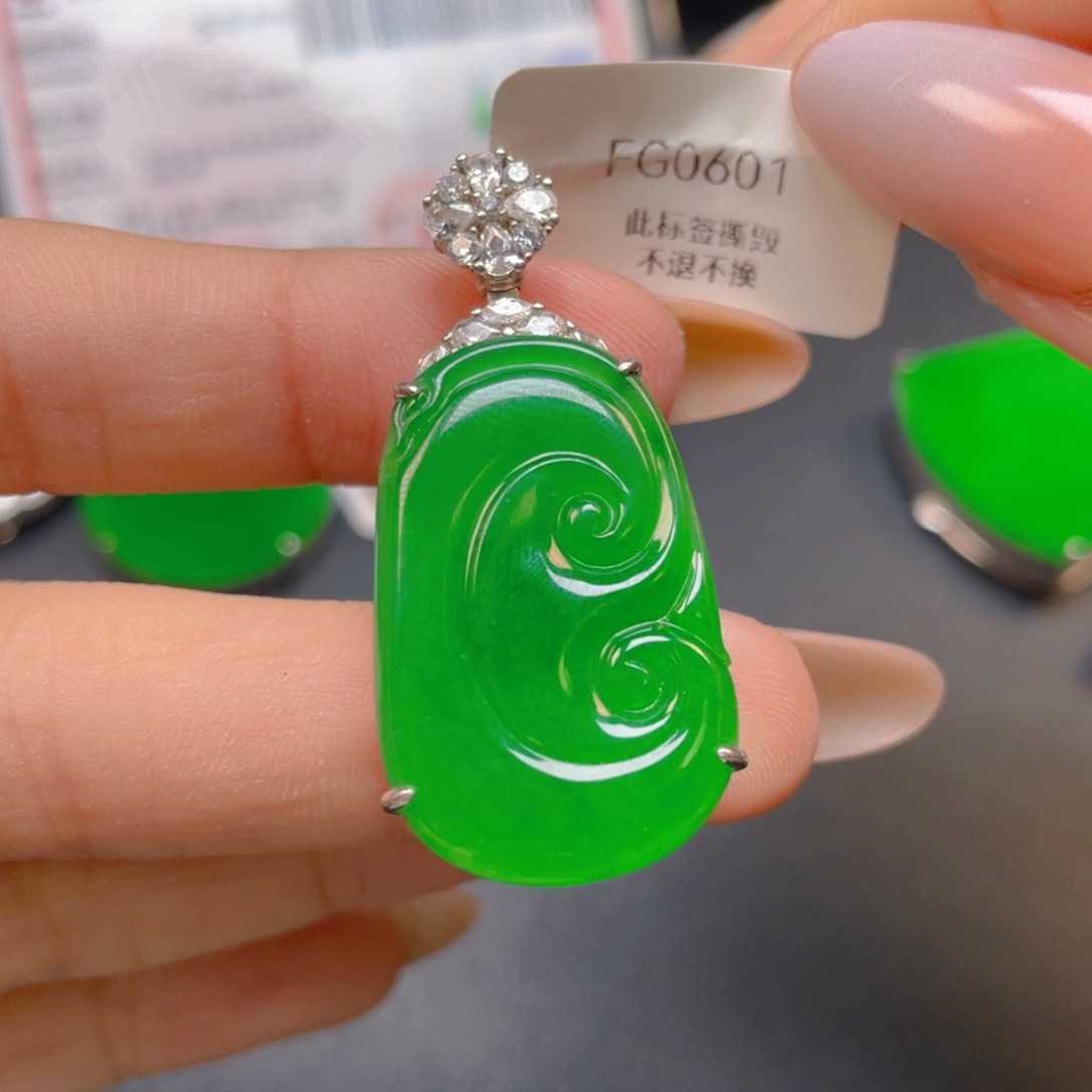 【闪购商品】颈饰银S925镶嵌翡翠翡翠