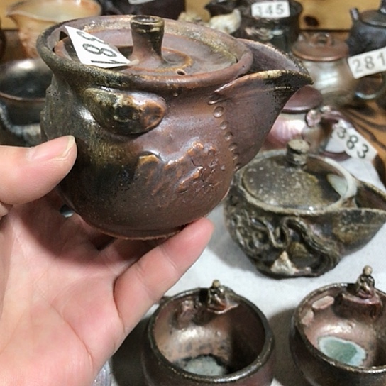 瓷片微瑕的宝瓶粗陶