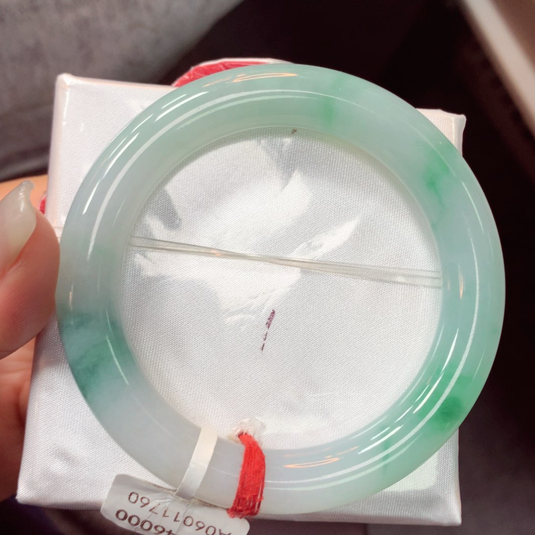 翡翠手镯未镶嵌57圆49号88