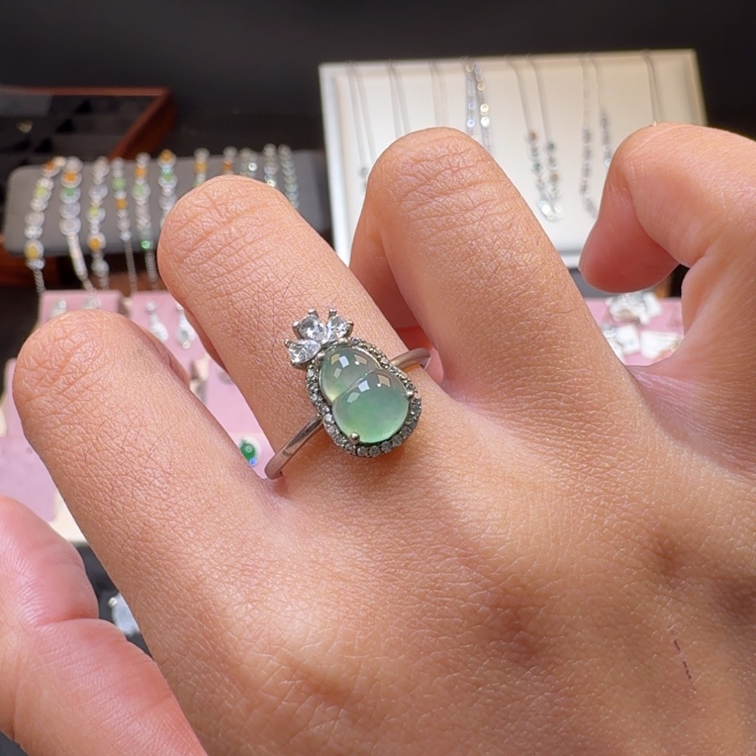 翡翠银S925镶嵌戒指纯天然缅甸翡翠A货葫芦戒指