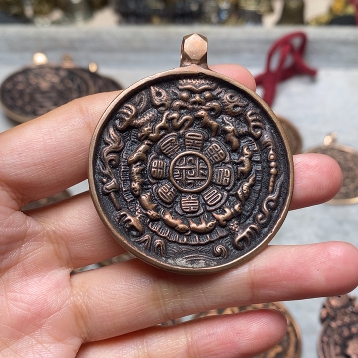 铜背面沙眼福利挂件