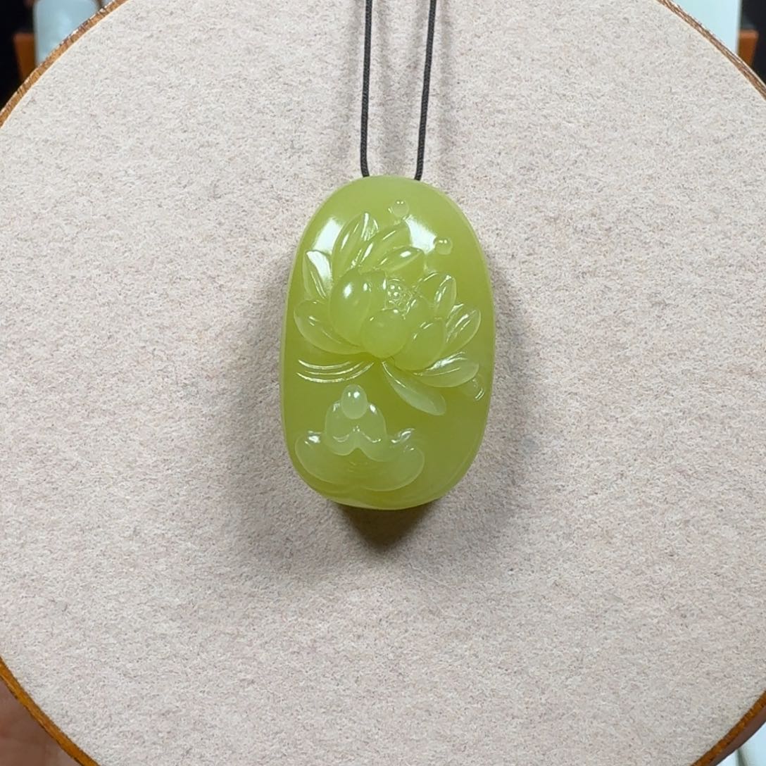 和田玉未镶嵌颈饰吉***?