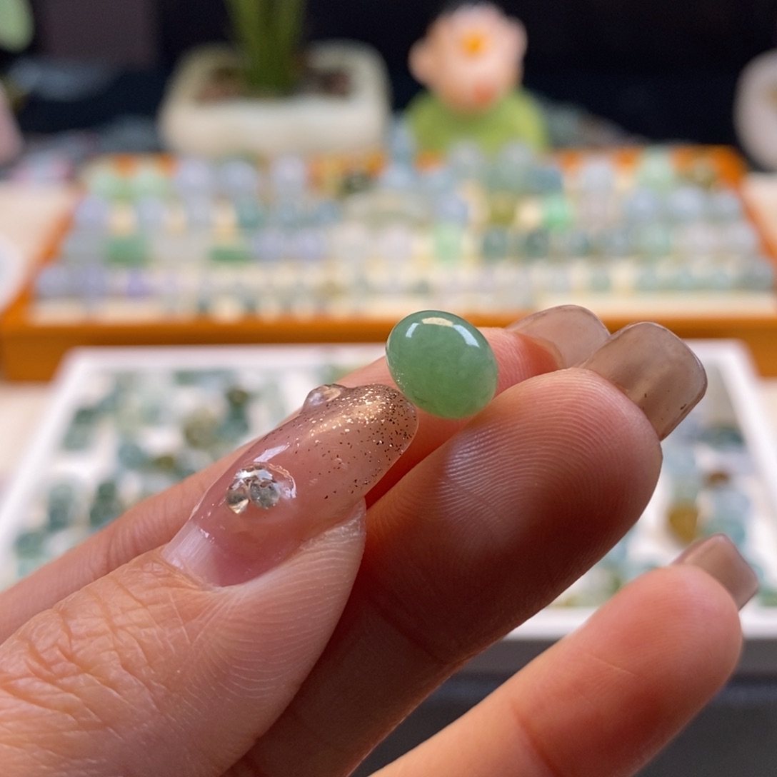 翡翠散珠天然翡翠绿鼓珠9.3×6.3