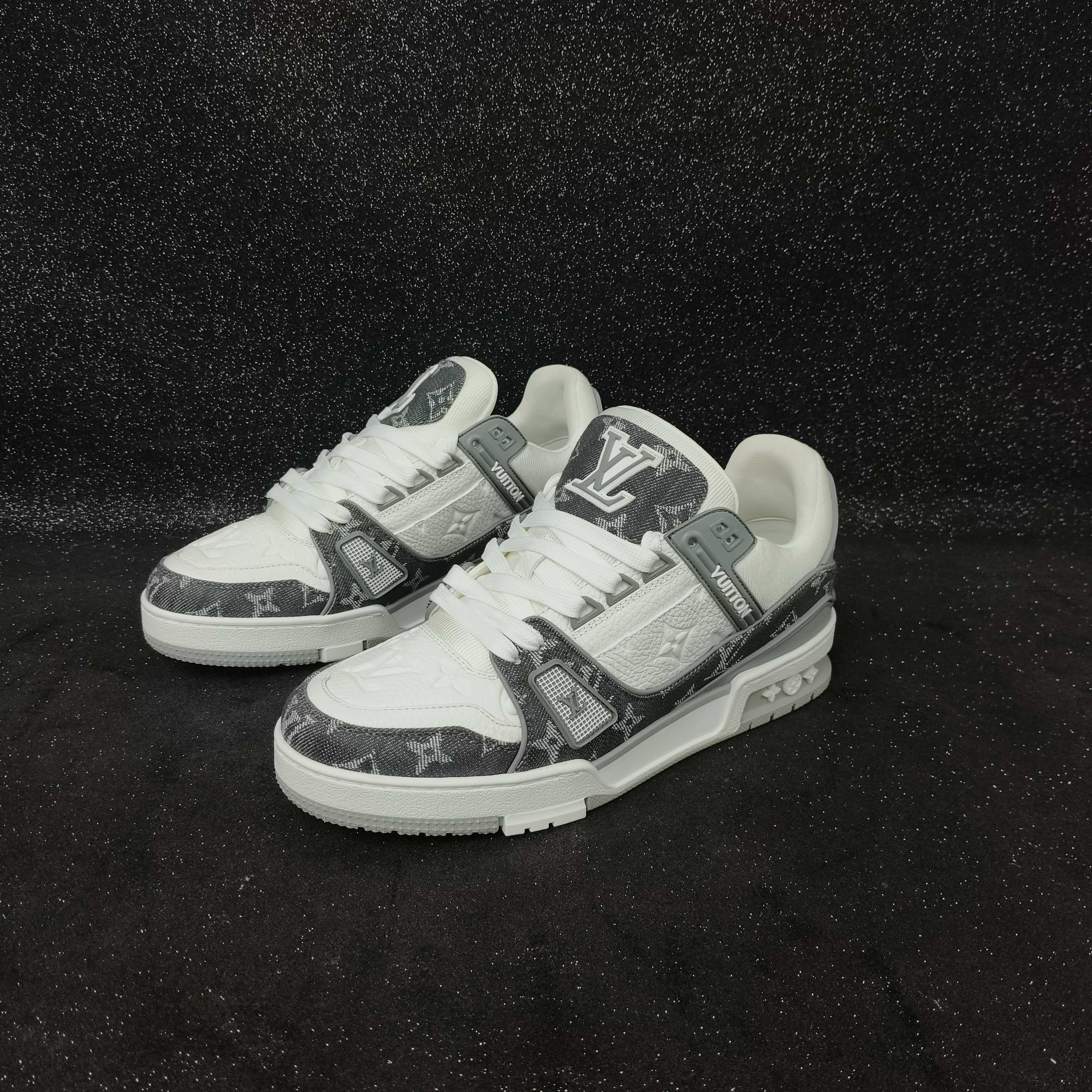 未使用 LouisVuitton/路易威登 39.5码/灰白牛仔trainer潮鞋