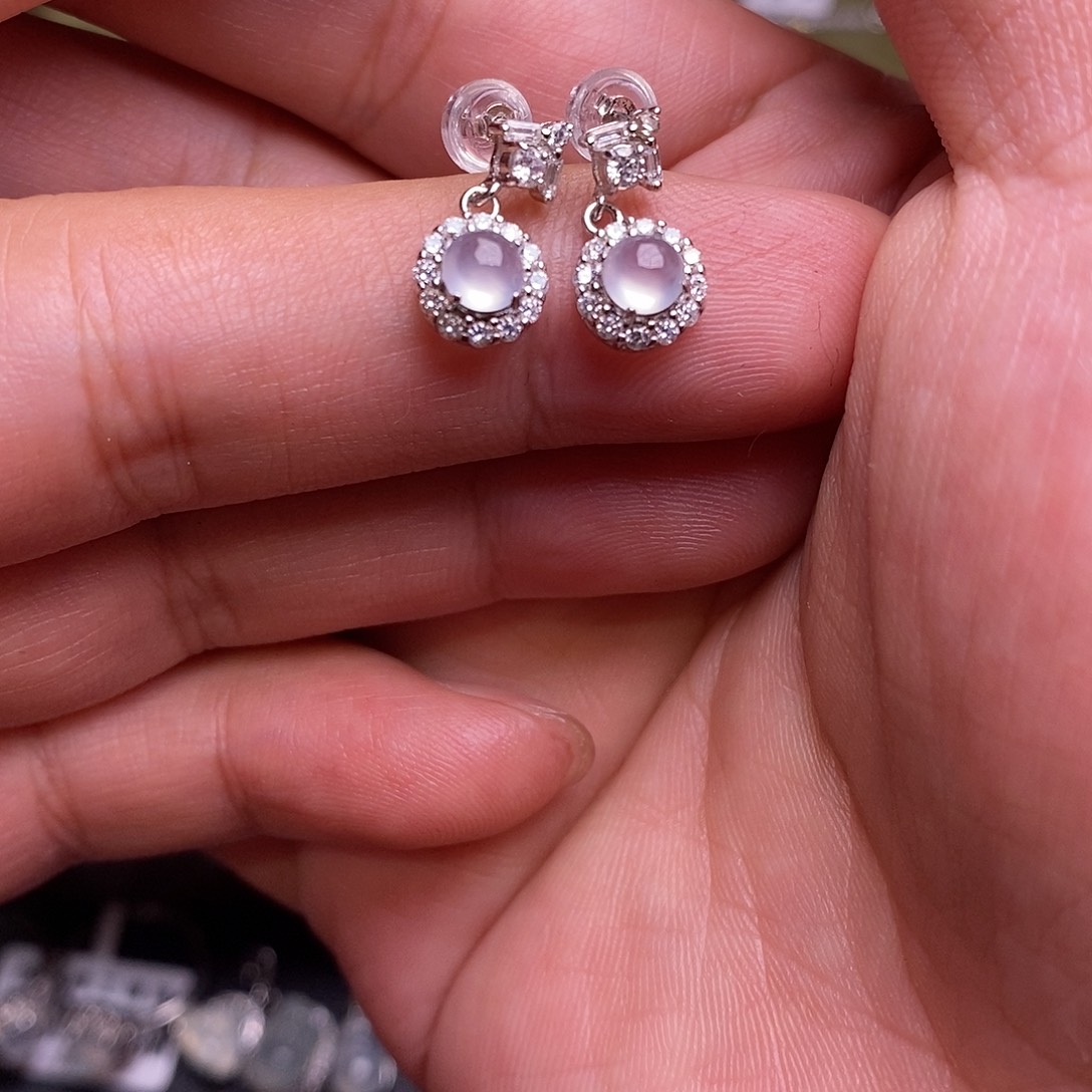 晞***8翡翠银S925镶嵌耳饰蛋面耳钉