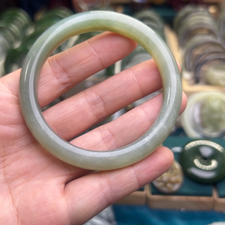 和田玉手镯未镶嵌57.4圈围M308