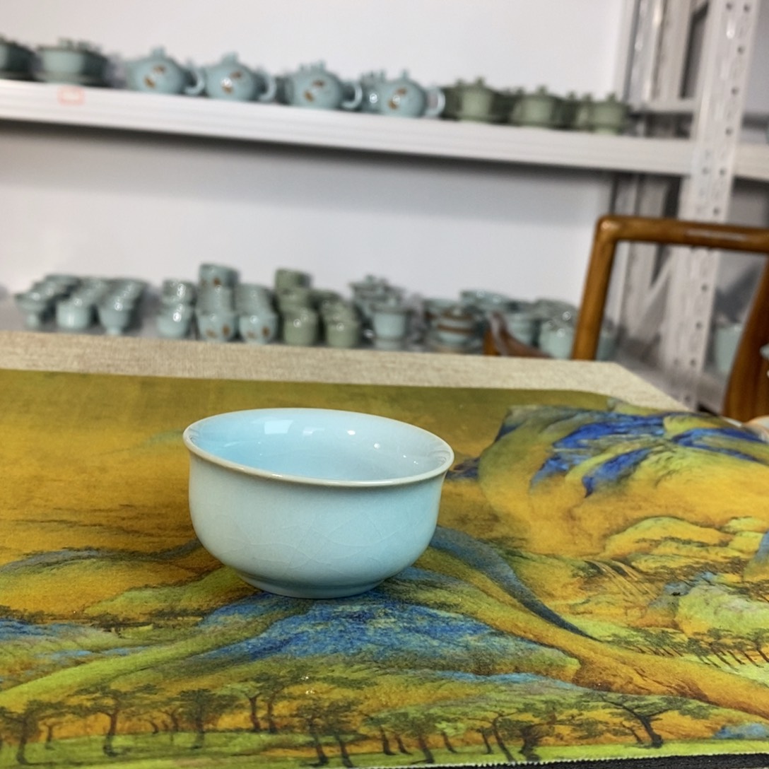 【闪购商品】天青望月杯微微瑕。。。。。。