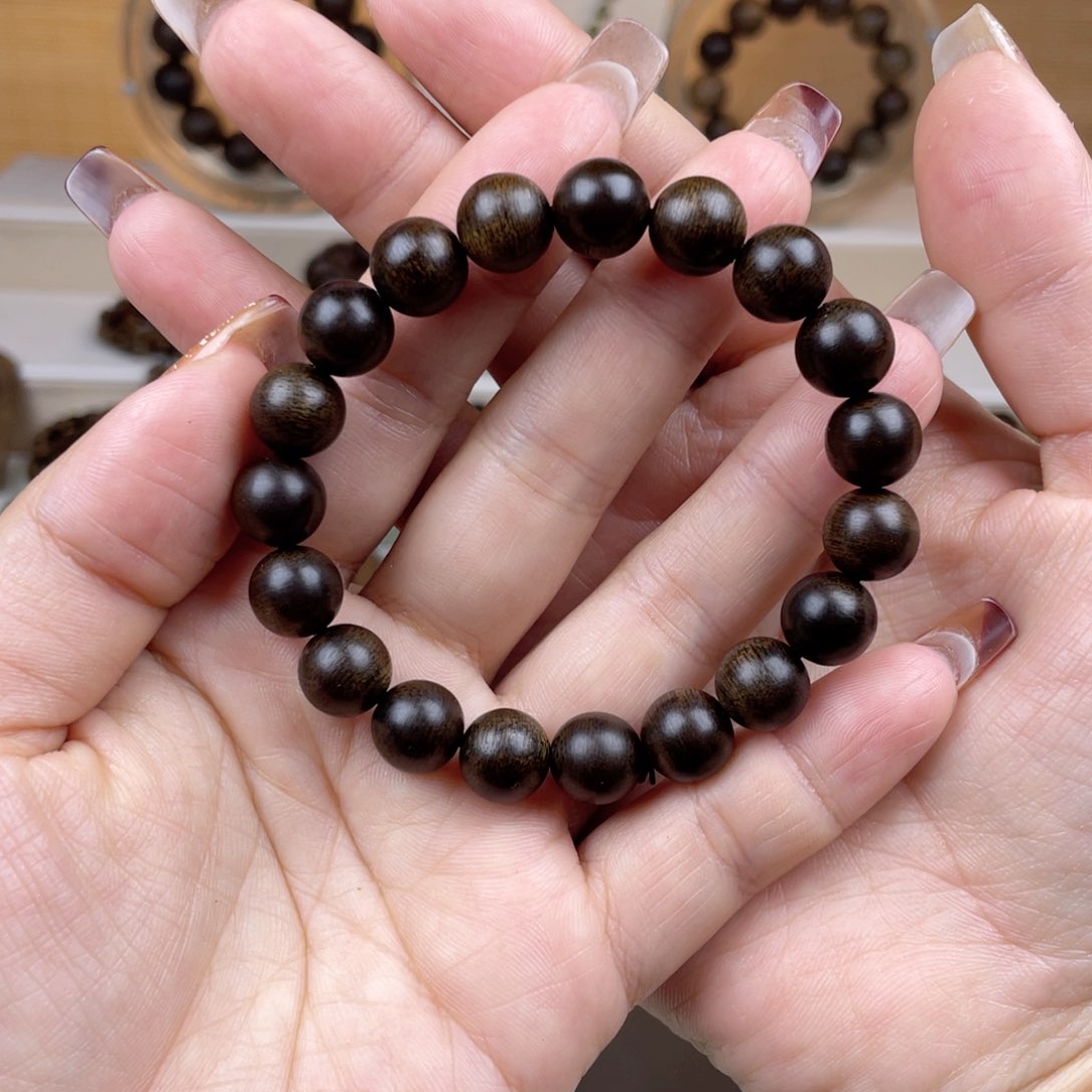 沉香手串六****?越南芽庄白棋楠
