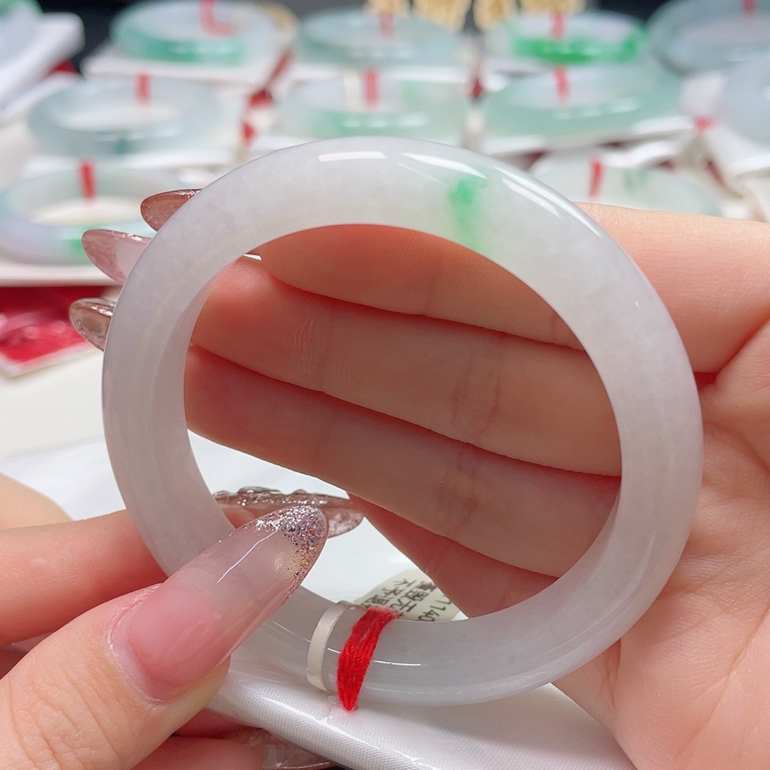 翡翠未镶嵌手镯54白底青正圈～