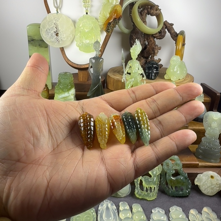 蛇纹石玉吊坠(赠链)未镶嵌