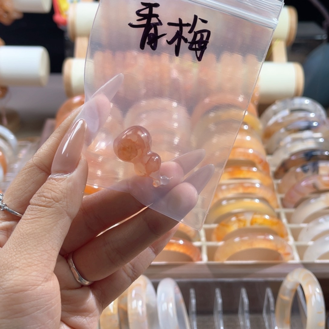 合金颈饰玛瑙/玉髓青**酒