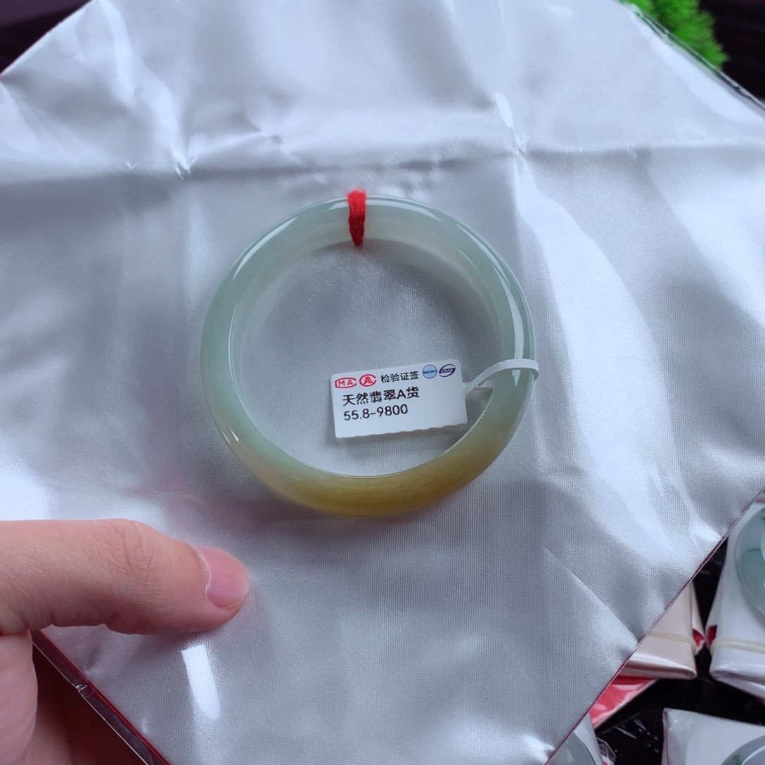 翡翠手镯未镶嵌缅甸翡翠天然手镯