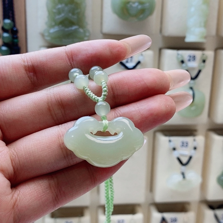 ᥫ***r和田玉未镶嵌颈饰