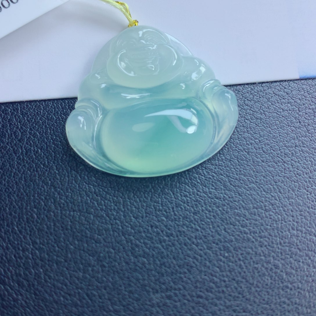 翡翠未镶嵌颈饰佛公