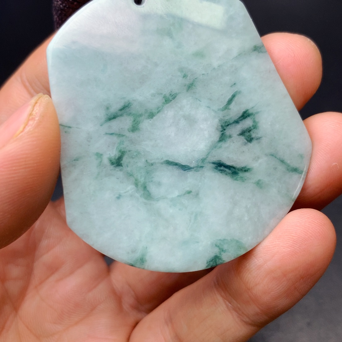 翡翠未镶嵌颈饰翡翠首饰和翡翠珠宝