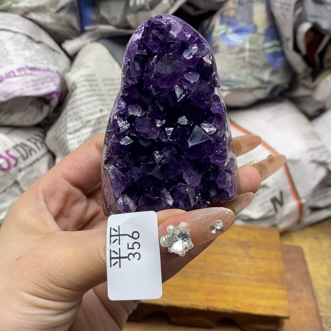 乌拉圭未镶嵌紫晶