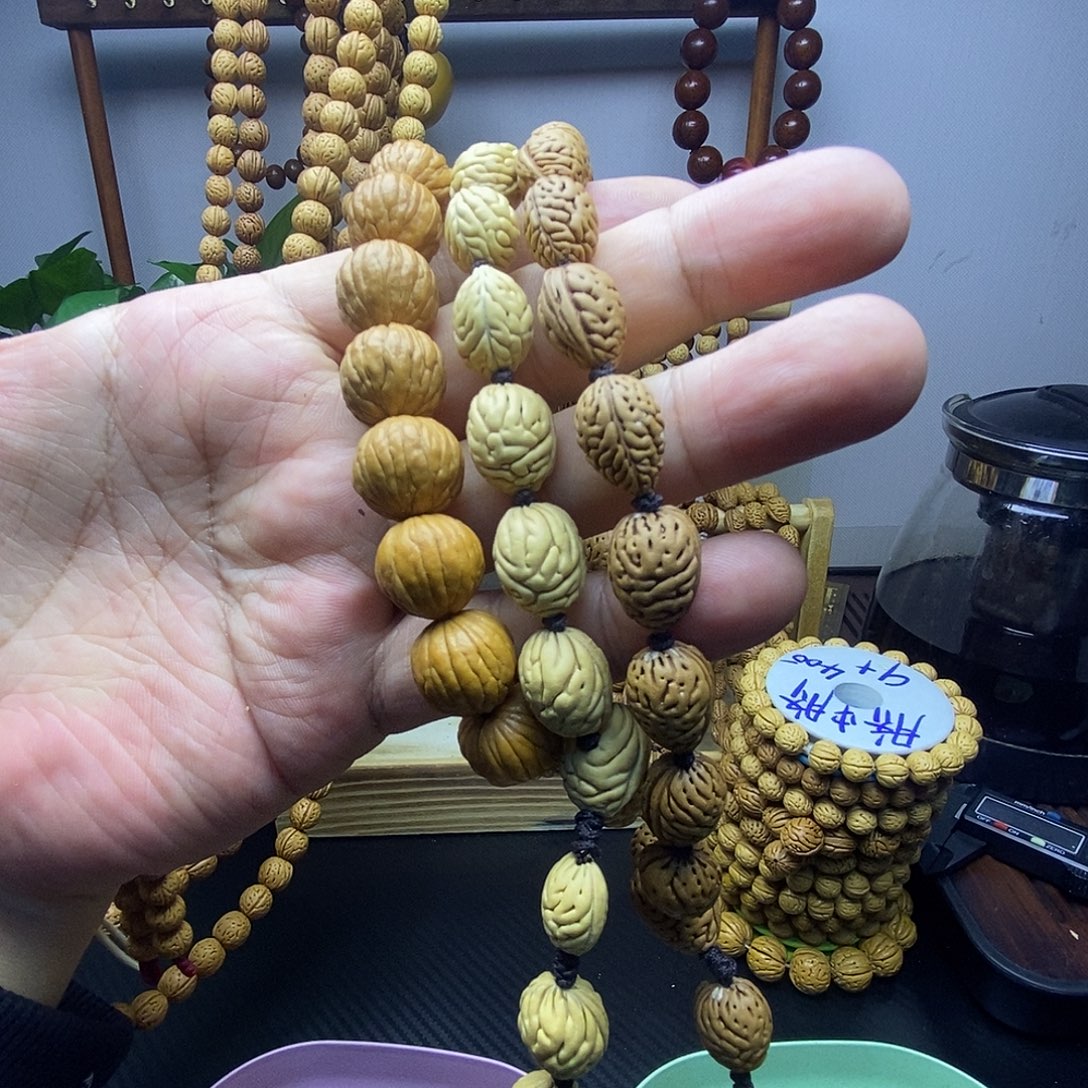 桃核手串玉龙脊+黄金塔+猴头
