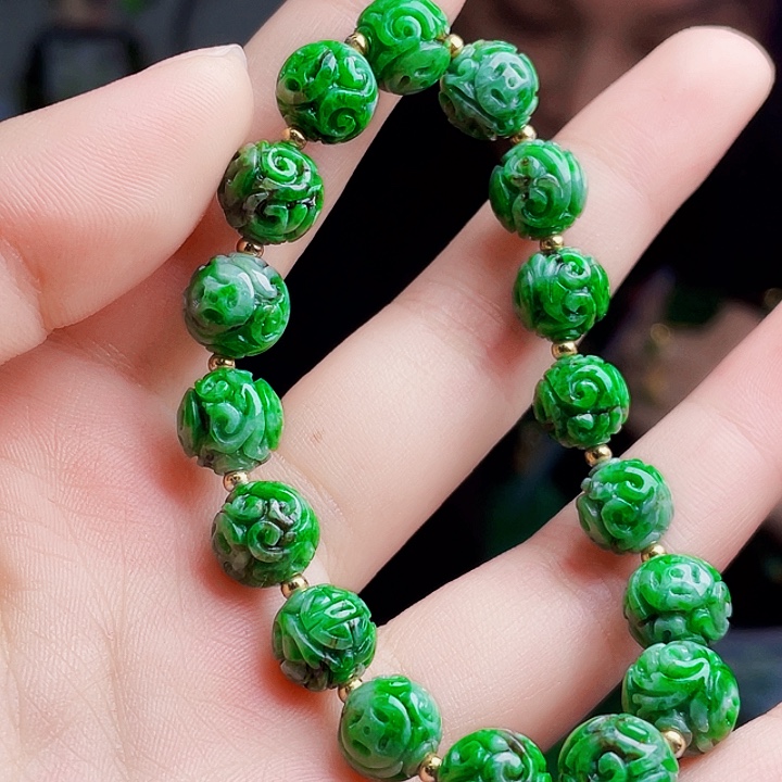 翡翠未镶嵌颈饰多样性