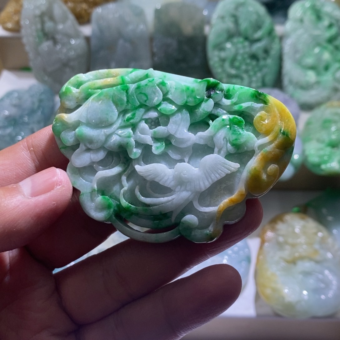 【闪购商品】翡翠颈饰未镶嵌喜上眉梢