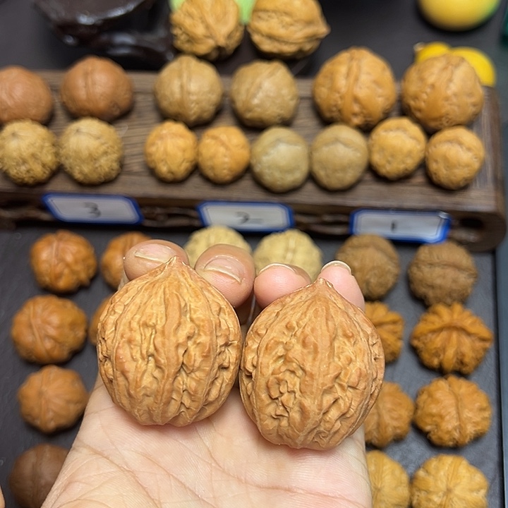 文玩核桃吊坠全品红皮大粗筋34