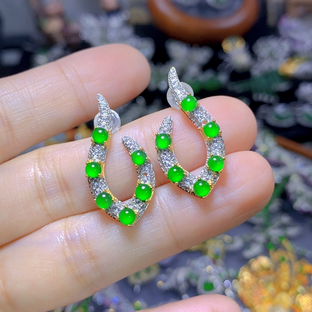 翡翠颈饰银S925镶嵌天然翡翠