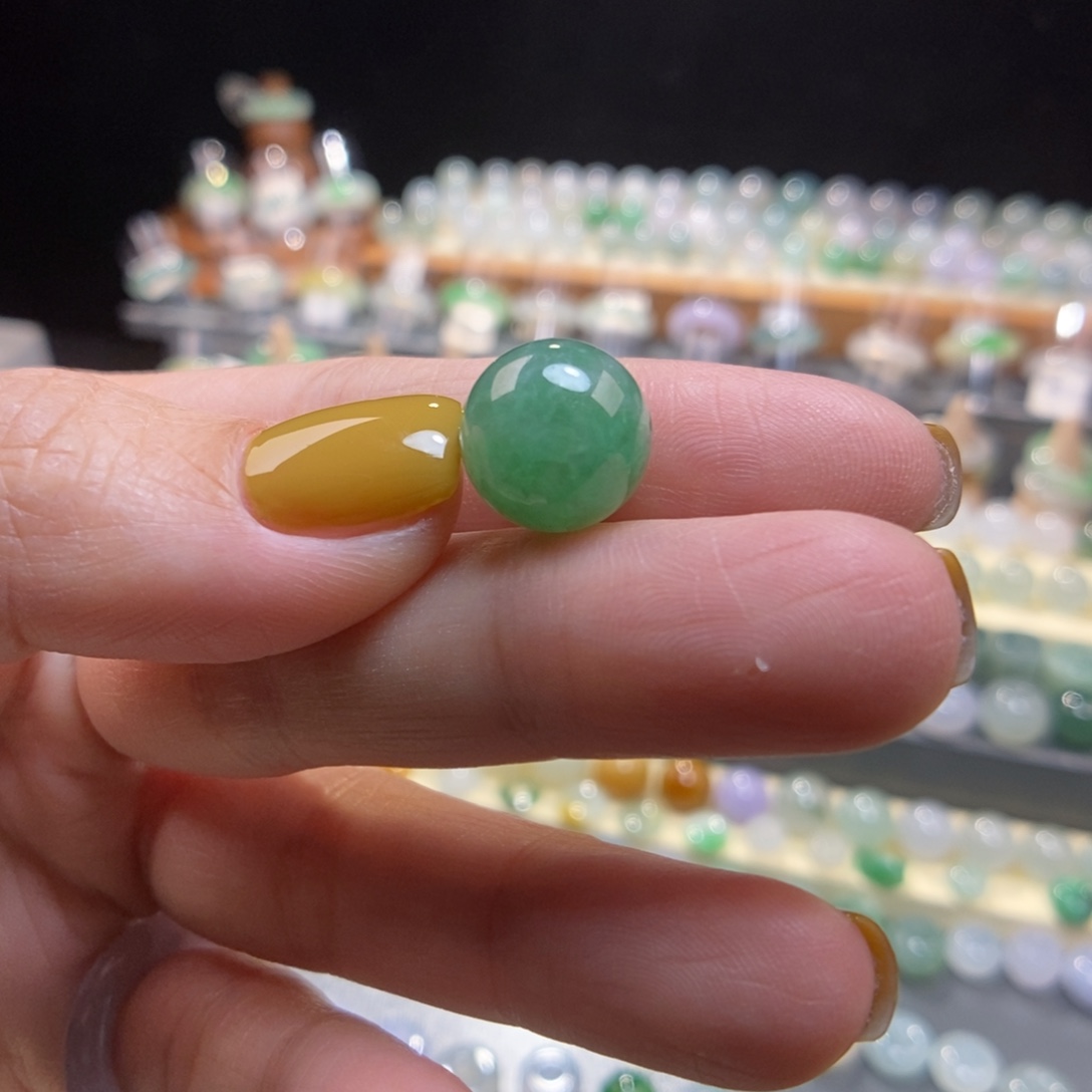 翡翠未镶嵌颈饰12.3满绿