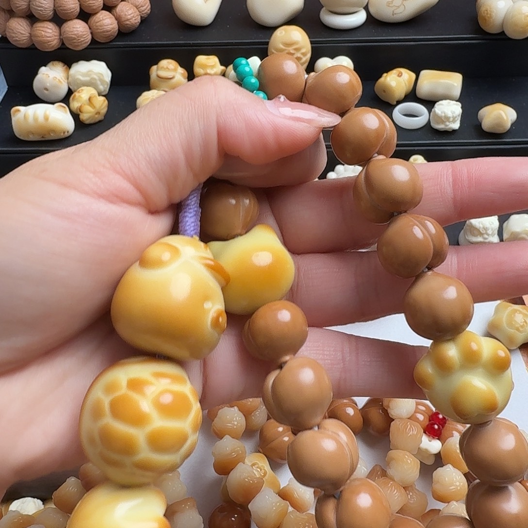 莲****猴头核桃手串手串加配饰