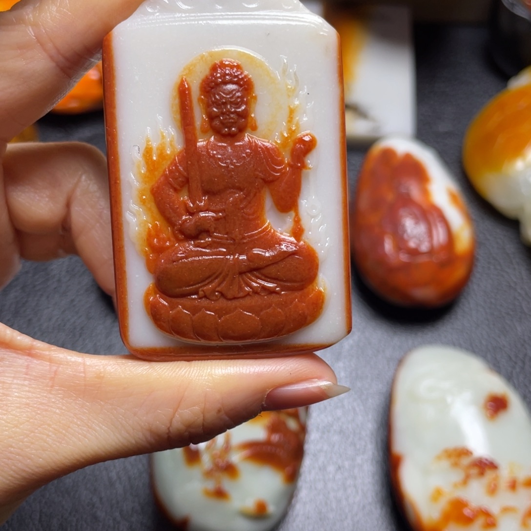 京***哥和田玉未镶嵌颈饰