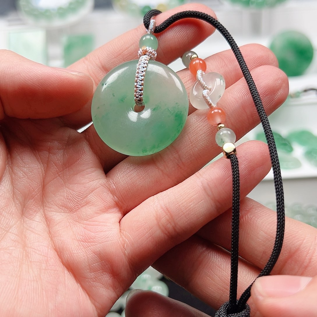 石英质玉吊坠(赠链)未镶嵌