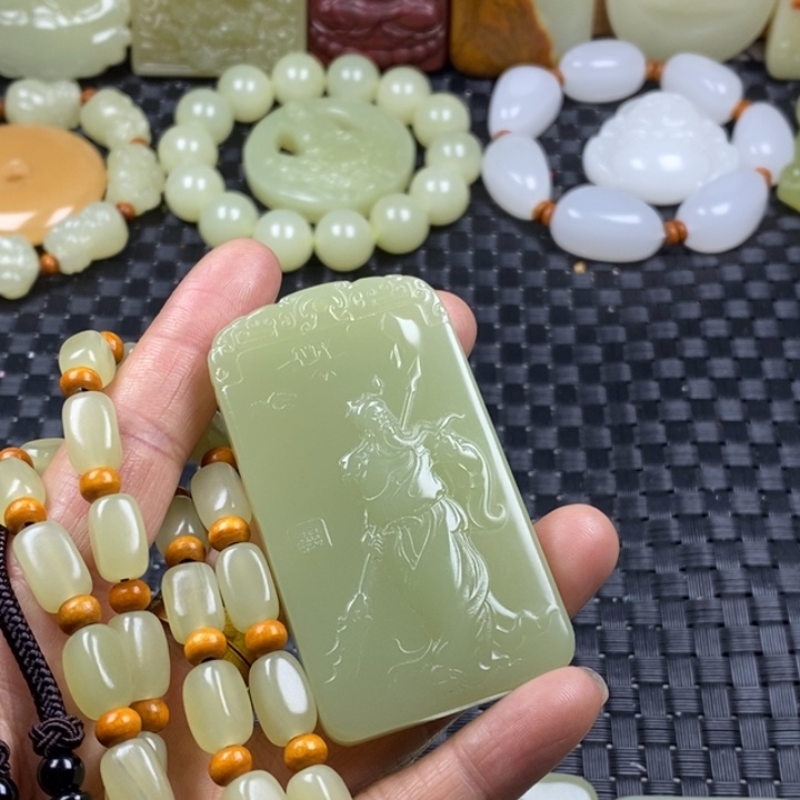 昆仑料关公牌一套