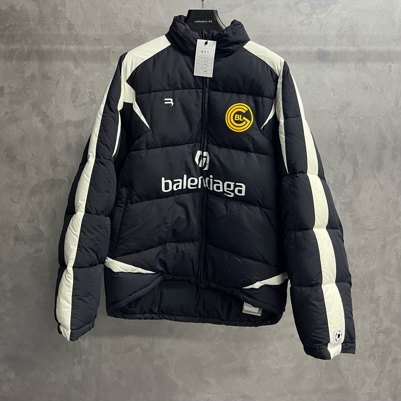 balenciaga 黑白色足球印花图案logo长袖面包羽绒服/46 
