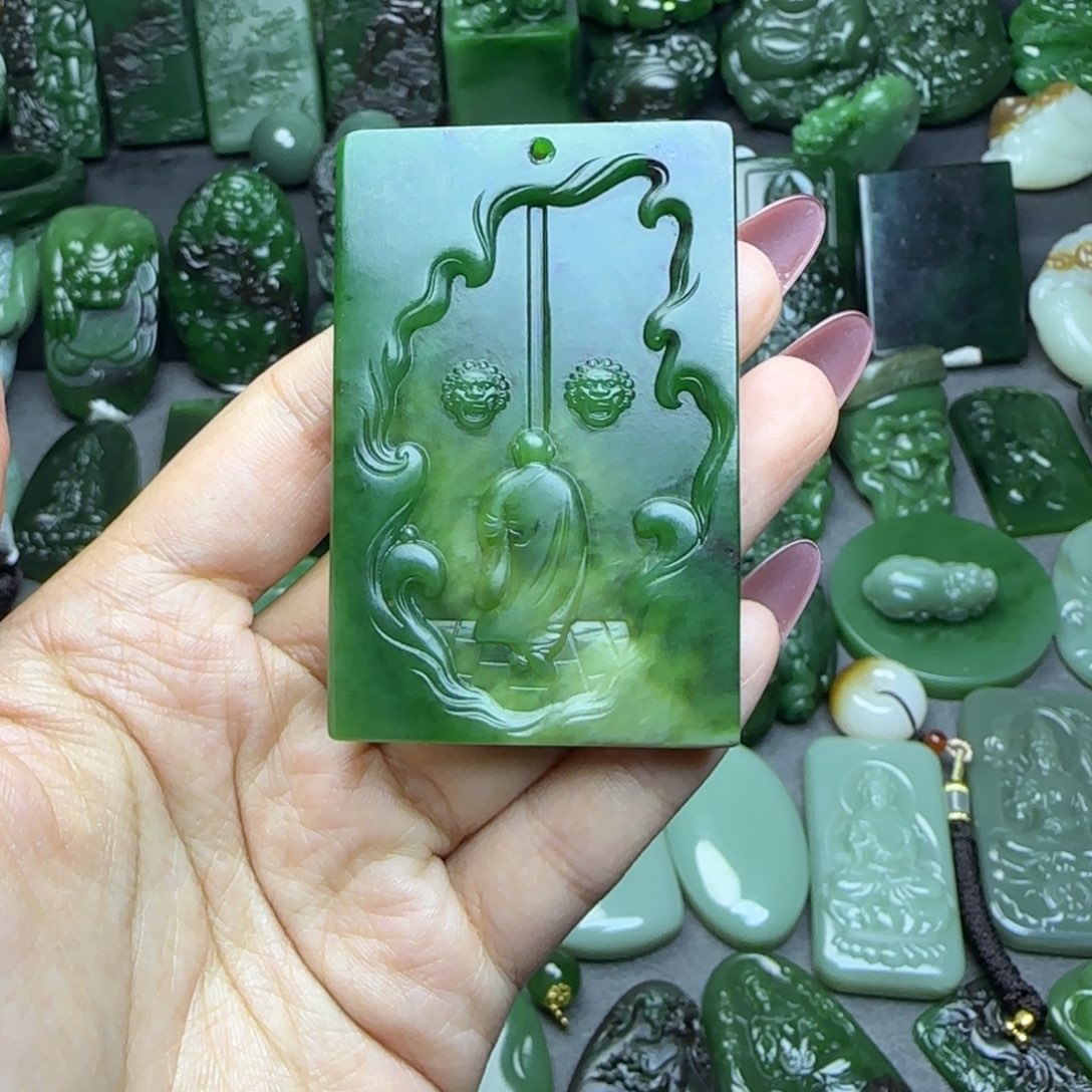 和田玉挂件未镶嵌不**奇