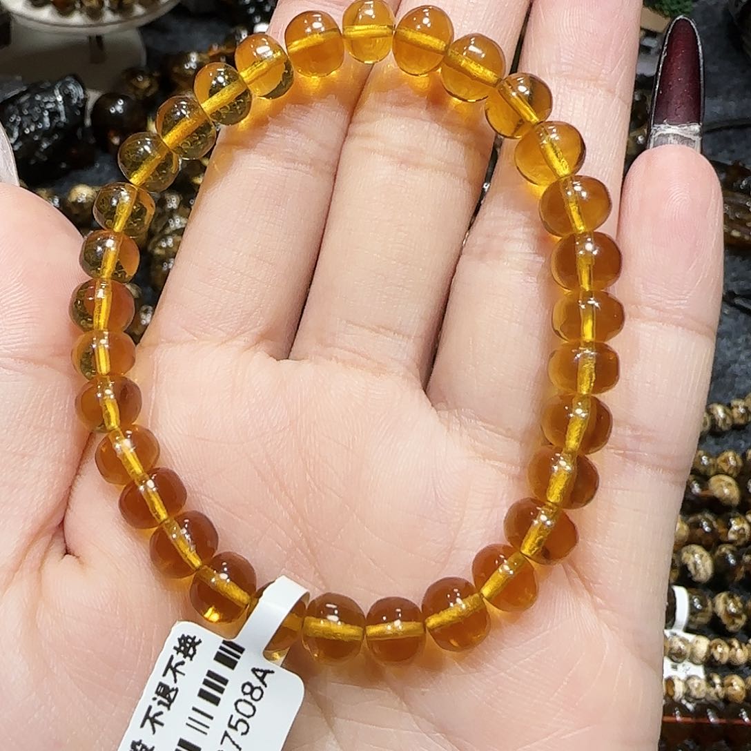 琥珀颈饰未镶嵌抚顺琥珀