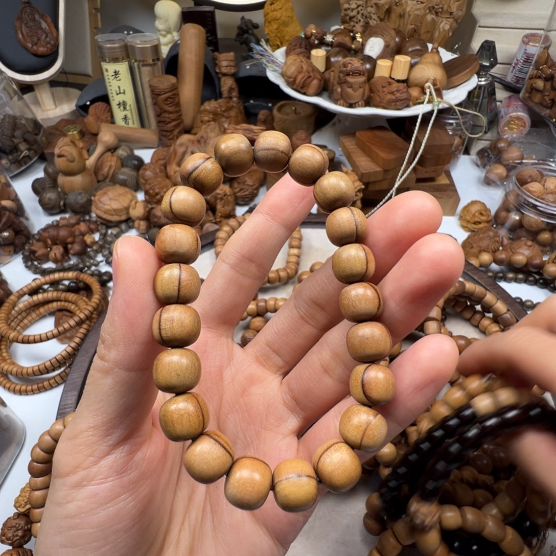 檀香木一线天老山檀