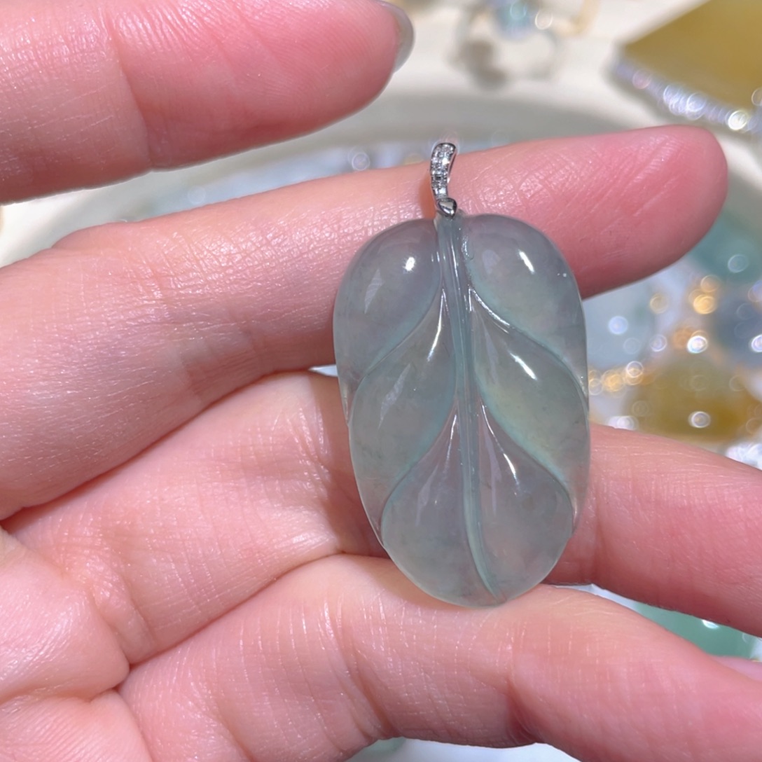 翡翠颈饰18K金镶嵌翡翠