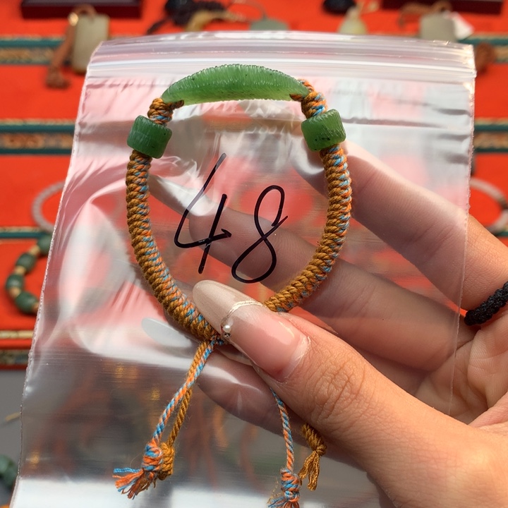 和田玉（糖玉）颈饰未镶嵌橙**?