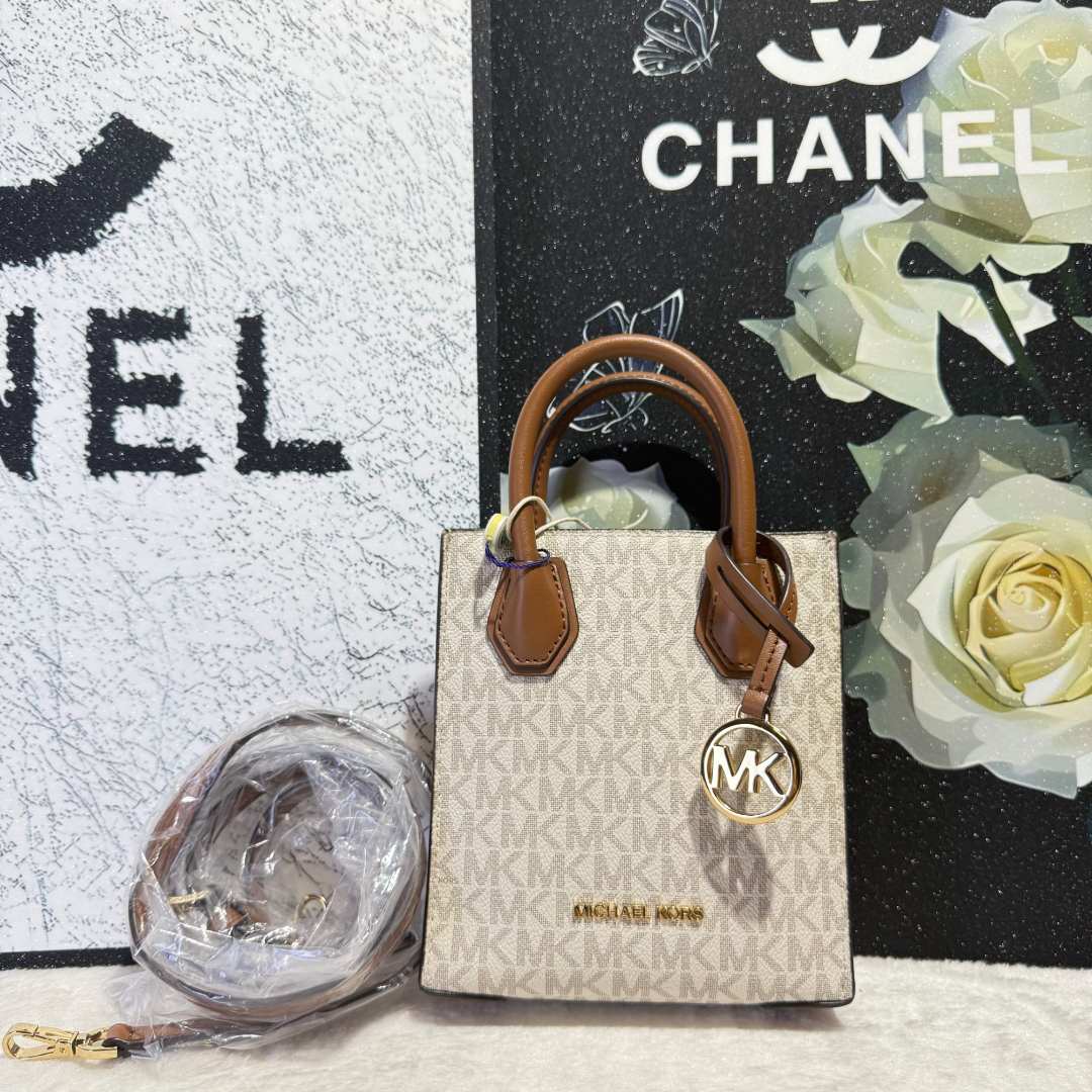 95新 MICHAEL KORS/迈克高仕 琴谱手拿包 G25100550尺寸15x17