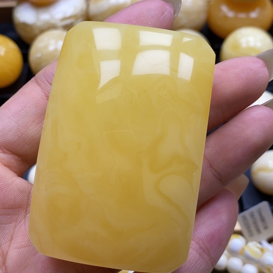 蜜蜡未镶嵌珠宝奇石