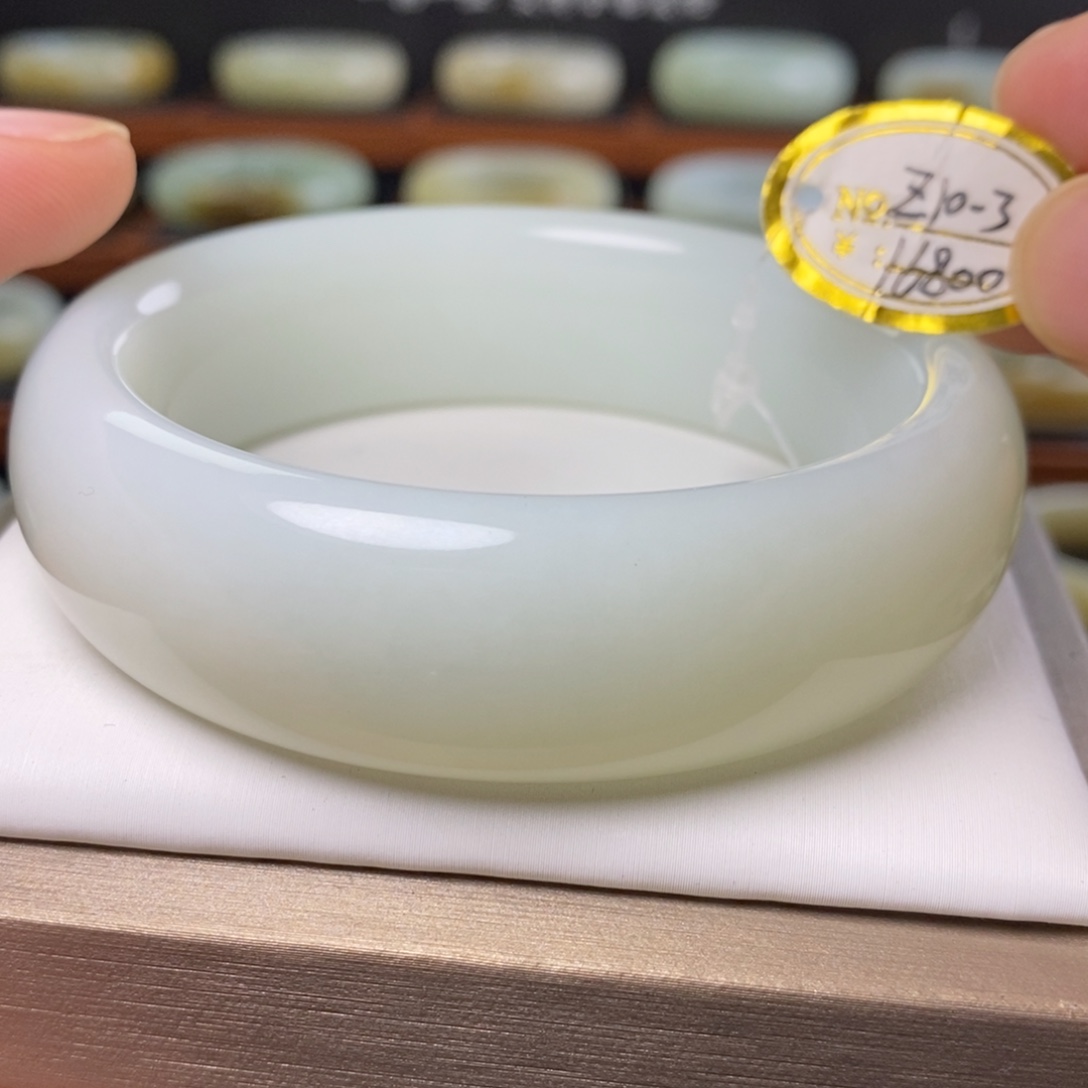 和田玉（糖玉）未镶嵌手镯